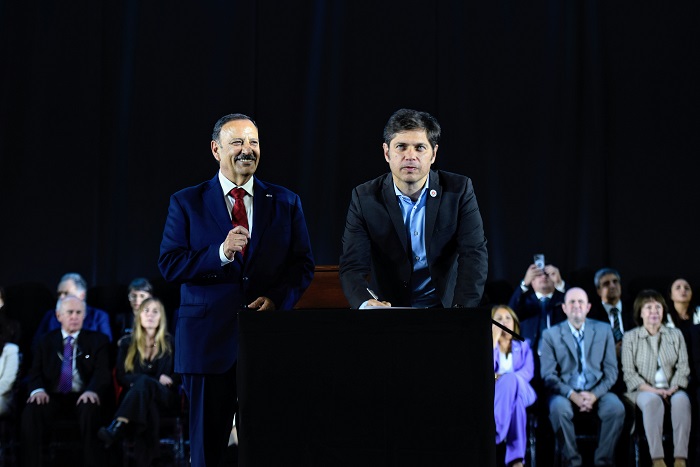 KICILLOF Y QUINTELA FIRMARON UN ACUERDO PARA FORTALECER LA COOPERACIÓN ENTRE LAS PROVINCIAS
