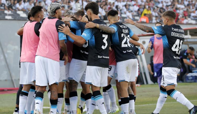 RACING CERRÓ SU PRETEMPORADA CON UNA GOLEADA ANTE COLO COLO
