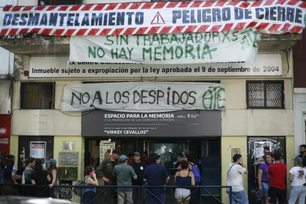 TRABAJADORES DE SITIOS DE MEMORIA RECHAZAN DESPIDOS Y VACIAMIENTO EN ÁREAS DE DERECHOS HUMANOS