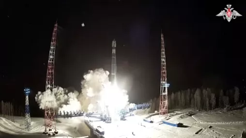 RUSIA LANZA UN COHETE AL ESPACIO EN “INTERÉS DE LA DEFENSA NACIONAL”