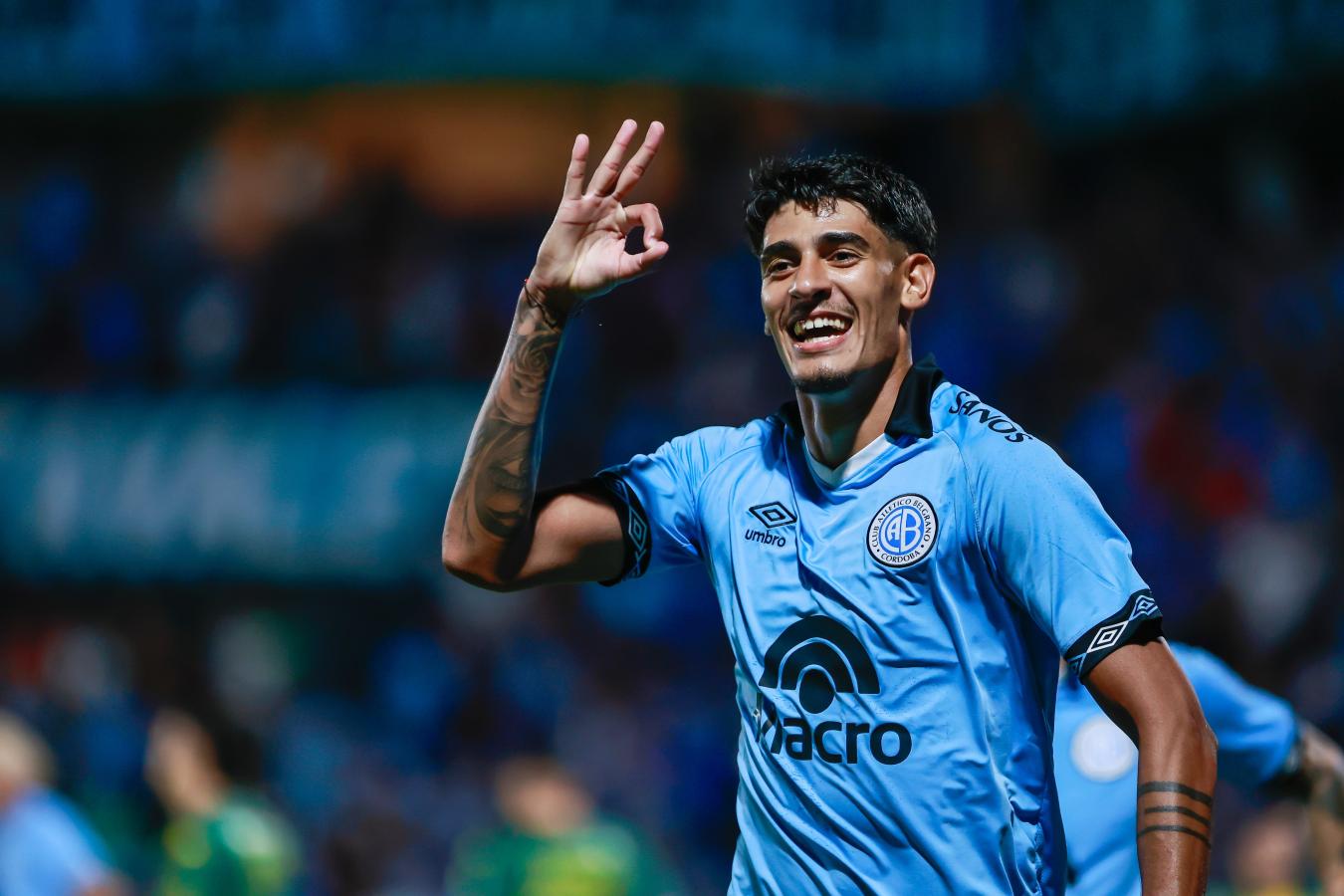 A LA ESPERA DEL RUSO, EL PIRATA SE COMIÓ AL TIBURÓN