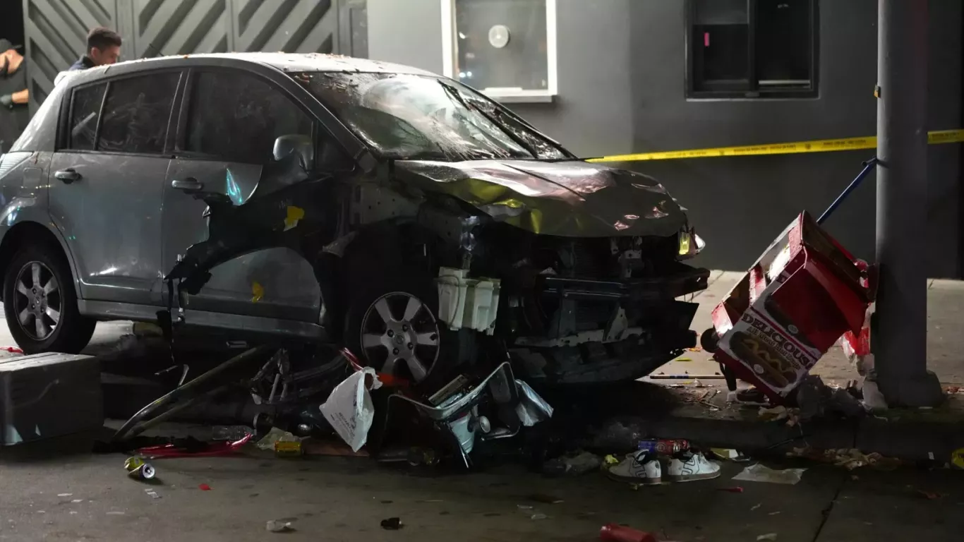 UN ATROPELLO MÚLTIPLE EN EAST HOLLYWOOD, LOS ÁNGELES, DEJA AL MENOS 30 HERIDOS