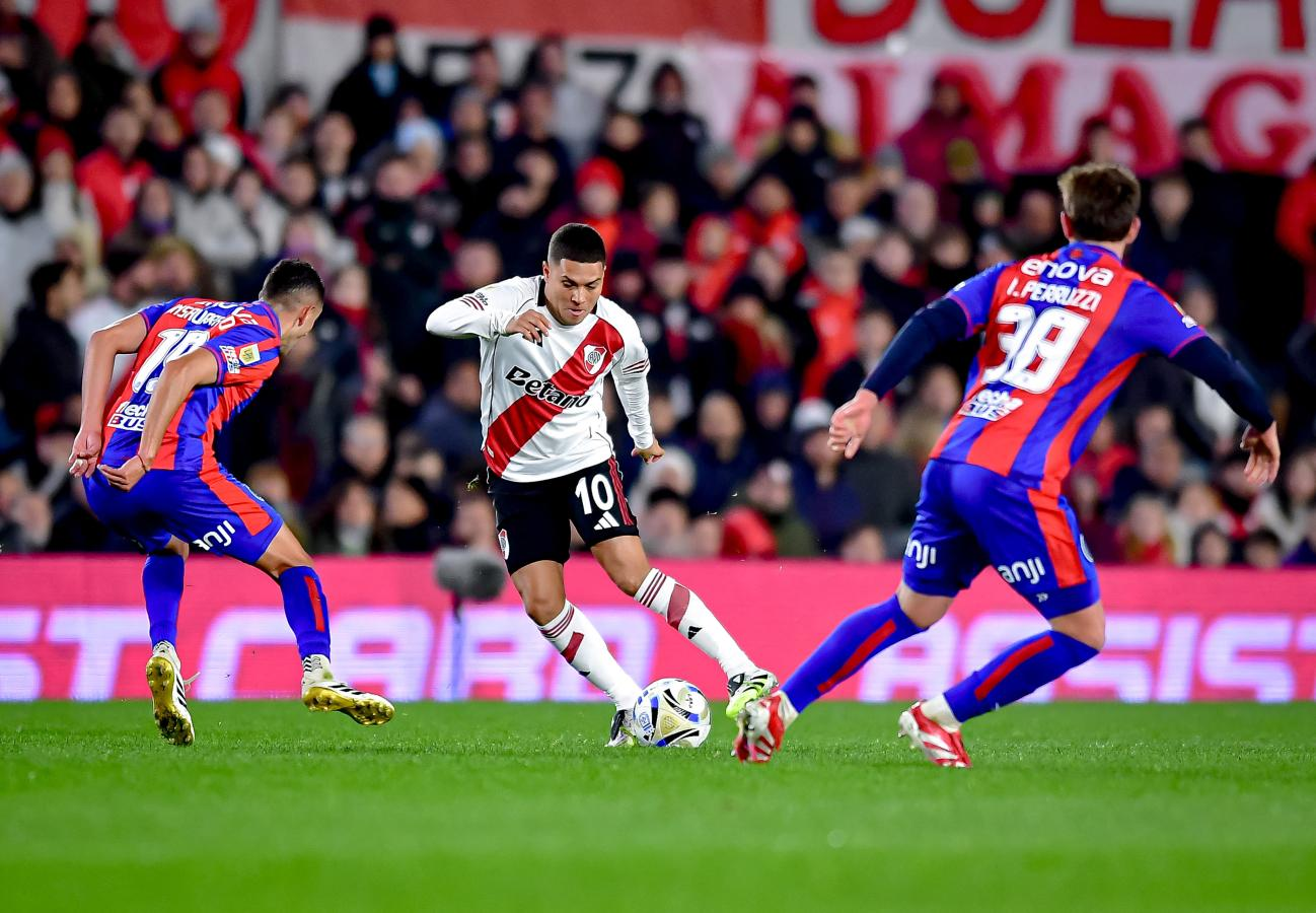 RIVER NO PUDO CON SAN LORENZO EN EL REGRESO DE JUAN FERNANDO QUINTERO