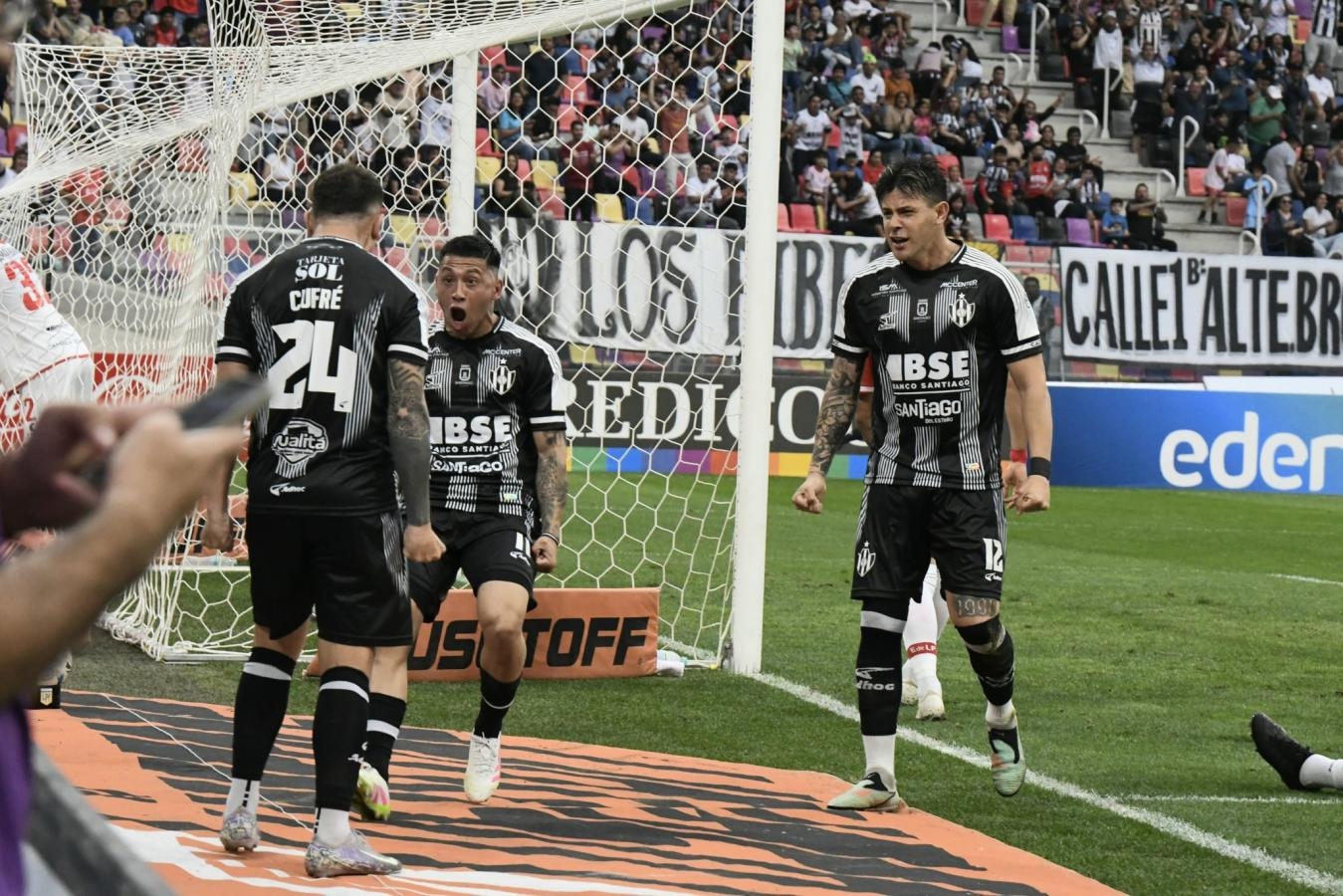 ESTUDIANTES PINCHÓ ANTE CENTRAL CÓRDOBA, SORPRESIVO ESCOLTA DE BARRACAS