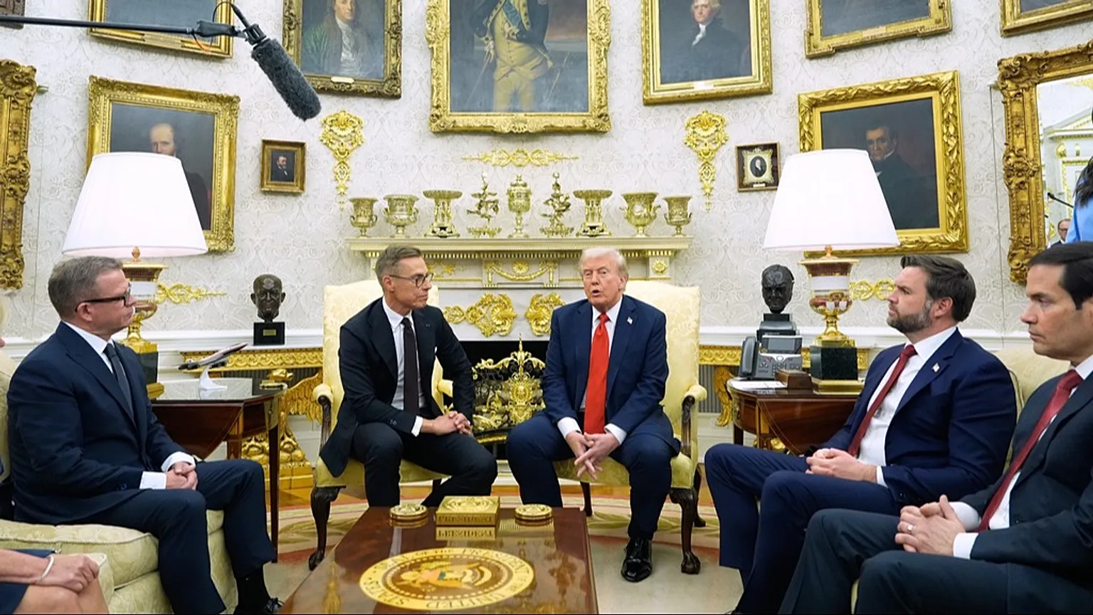 TRUMP SUGIERE QUE ESPAÑA DEBERÍA SER EXPULSADA DE LA OTAN POR LOS DESACUERDOS EN GASTO DE DEFENSA