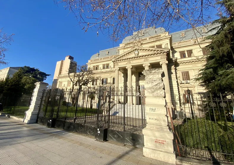 ENDEUDAMIENTO: AXEL KICILLOF Y LOS INTENDENTES DISCUTEN POR 140.000 MILLONES DE PESOS