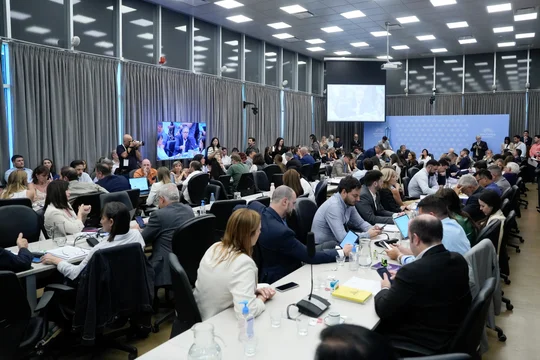 DIPUTADOS: EL OFICIALISMO FIDELIZA ALIADOS Y BUSCA APROBAR ESTE MIÉRCOLES EL PRESUPUESTO Y OTRAS DOS LEYES CLAVE