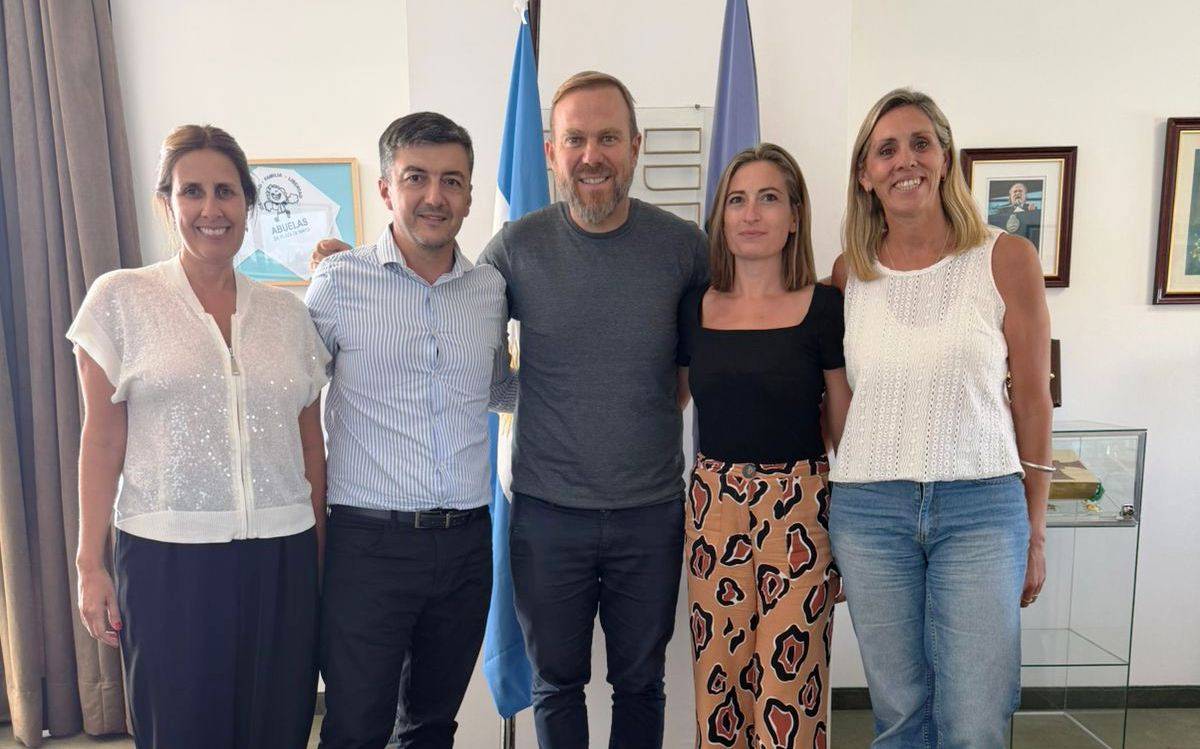 EL ÁREA DE COMPRAS Y CONTRATACIONES VISITÓ EL MUNICIPIO DE EZEIZA