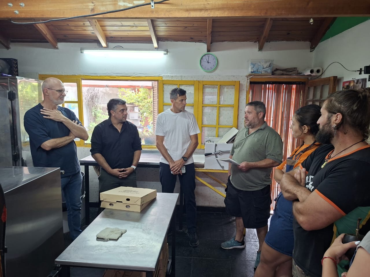 BALI BUCCA ENTREGÓ EL CERTIFICADO PUPAAS AL EMPRENDIMIENTO CUARTO CRECIENTE